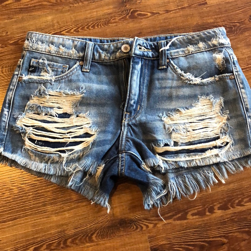KanCan distresses shorts